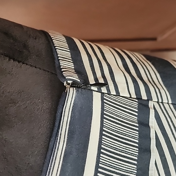 WHBM Striped One-Shoulder Dress WITH POCKETS! Size 4 - Picture 3 of 10